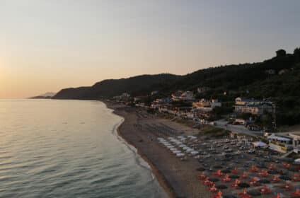 Vrachos-Loutsa beaches