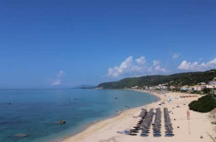 Vrachos-Loutsa beaches