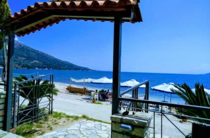 Hovolio beach, Astakos